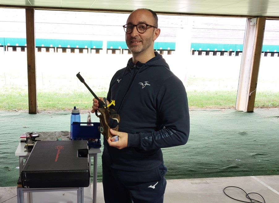 Jérôme PERROCHON fait tomber le record de France  au Pistolet Libre -P4  (SH1) !